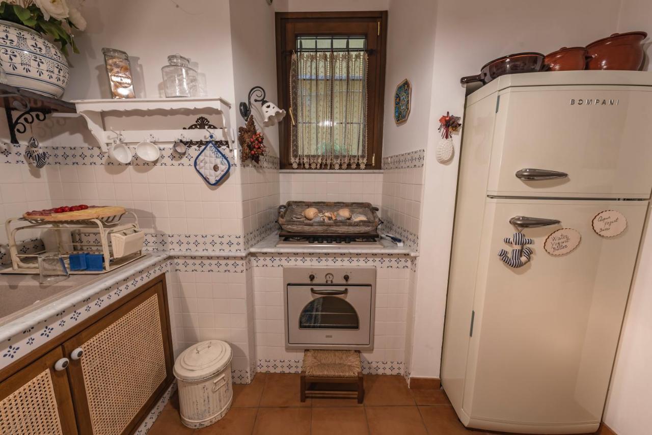 La Casa Degli Angeli Bed & Breakfast ซาแลร์โน ภายนอก รูปภาพ
