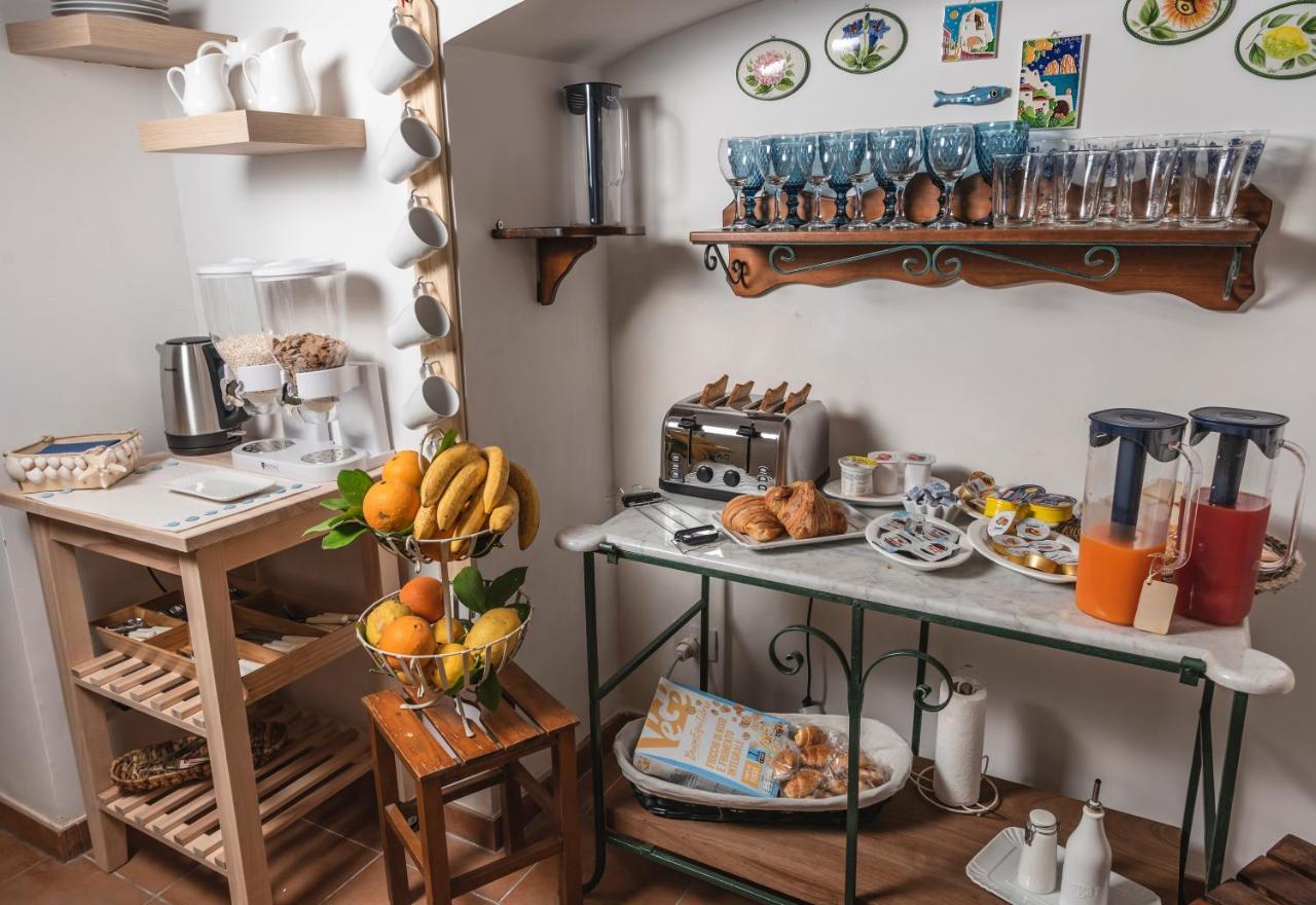 La Casa Degli Angeli Bed & Breakfast ซาแลร์โน ภายนอก รูปภาพ