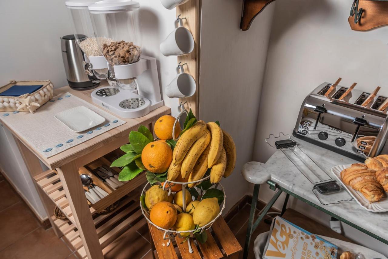 La Casa Degli Angeli Bed & Breakfast ซาแลร์โน ภายนอก รูปภาพ